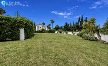 750m2 Plot for Sale in La Duquesa-5