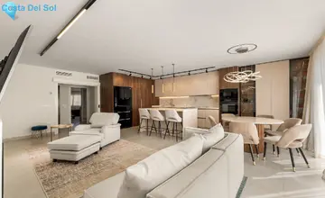 4 bedroom House for Sale in Estepona