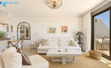 3 bedroom House for Sale in Estepona-5285