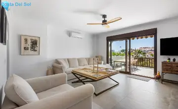 4 bedroom House for Sale in Riviera del Sol-5313