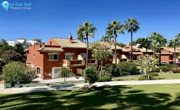 4 bedroom House for Sale in Estepona