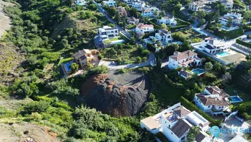 1240m2 Plot for Sale in Benahavís-102231