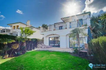 3 bedroom House for Sale in Riviera del Sol