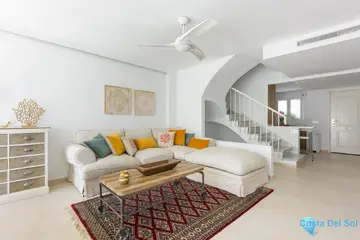 3 bedroom House for Sale in Nueva Andalucía-17950