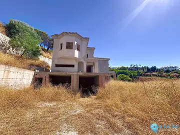 5 bedroom House for Sale in Valtocado
