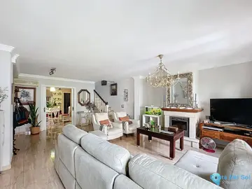 5 bedroom House for Sale in Estepona