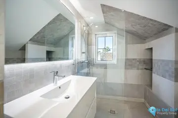3 bedroom House for Sale in The Golden Mile-102539