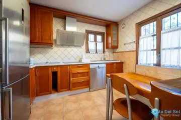 3 bedroom House for Sale in The Golden Mile-102544