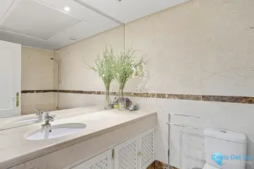 2 bedroom Apartment for Sale in Nueva Andalucía-13933