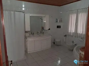 5 bedroom Apartment for Sale in Alhaurín de la Torre-102609