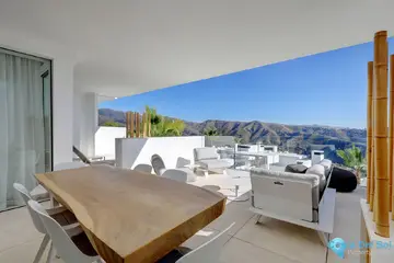 2 bedroom Apartment for Sale in Ojén