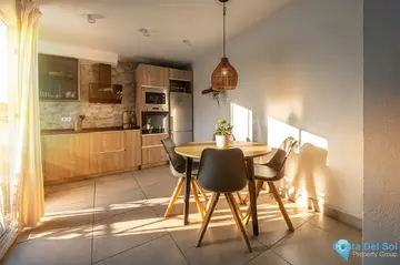 2 bedroom House for Sale in Miraflores-102663