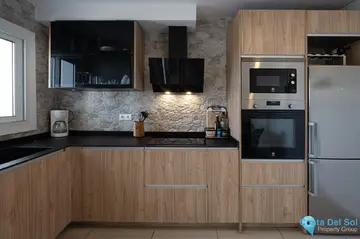 2 bedroom House for Sale in Miraflores-102668