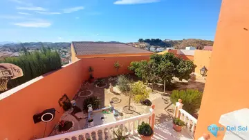 5 bedroom House for Sale in Puerto de la Torre