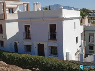 4 bedroom House for Sale in Estepona