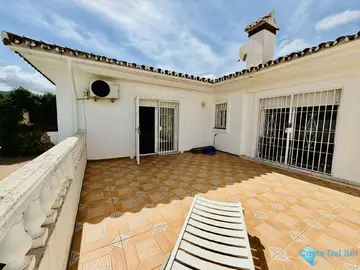 6 bedroom House for Sale in Alhaurín de la Torre-102770