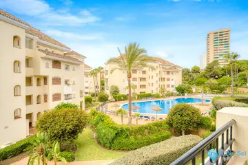 2 bedroom Apartment for Sale in Elviria-19304