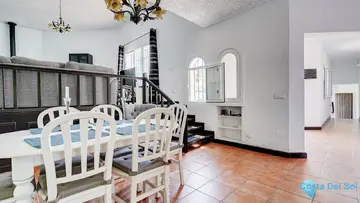 4 bedroom House for Sale in Sierrezuela-103071