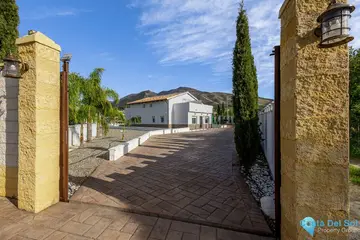6 bedroom House for Sale in Alhaurín el Grande
