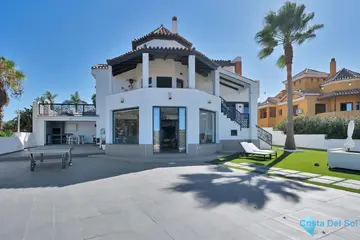 4 bedroom House for Sale in La Alcaidesa-85408