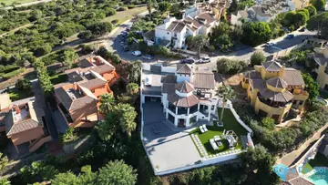4 bedroom House for Sale in La Alcaidesa-85409