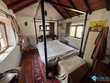 4 bedroom House for Sale in Casares-20400