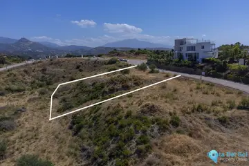 2255m2 Plot for Sale in New Golden Mile-85601
