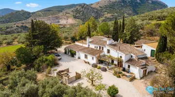 9 bedroom House for Sale in Villanueva del Rosario-103307