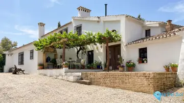 9 bedroom House for Sale in Villanueva del Rosario-103310
