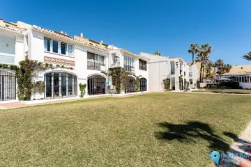 2 bedroom House for Sale in Calahonda