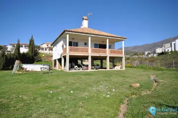 3 bedroom House for Sale in Estepona