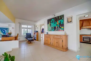 4 bedroom House for Sale in Sierrezuela-86002