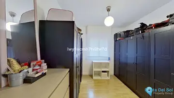4 bedroom Apartment for Sale in Málaga Centro-21686