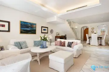 3 bedroom House for Sale in Nueva Andalucía-86028