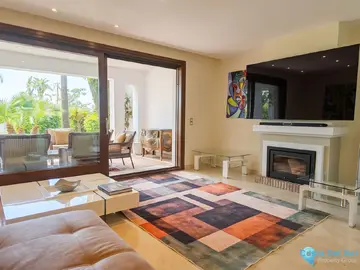 2 bedroom House for Sale in Benahavís-103834