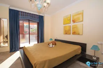 4 bedroom Apartment for Sale in New Golden Mile-89101