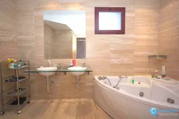 4 bedroom Apartment for Sale in New Golden Mile-89104