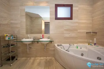 4 bedroom Apartment for Sale in Estepona-89129