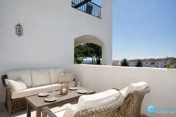 2 bedroom Apartment for Sale in Nueva Andalucía-104286