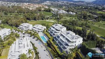 3 bedroom Apartment for Sale in New Golden Mile