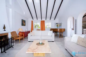 4 bedroom House for Sale in Elviria-104601