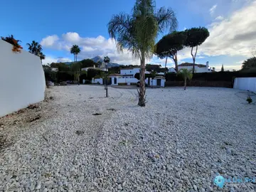 802m2 Plot for Sale in Nueva Andalucía-87435