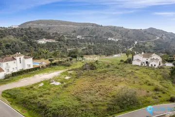 1593m2 Plot for Sale in Benahavís-104687