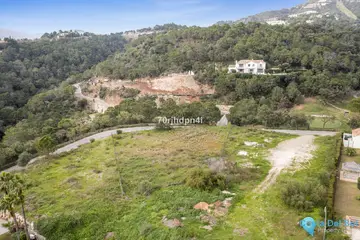 1593m2 Plot for Sale in Benahavís-104704