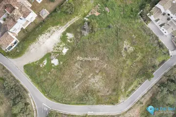 1593m2 Plot for Sale in Benahavís-104700