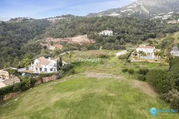 1593m2 Plot for Sale in Benahavís-104702