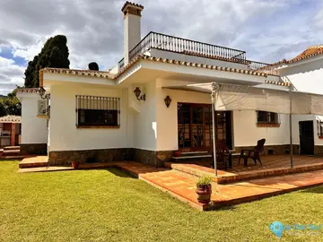6 bedroom House for Sale in Churriana