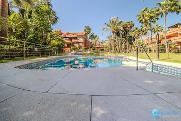 2 bedroom Apartment for Sale in Puerto Banús-104756