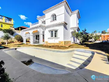 4 bedroom House for Sale in Benalmadena Costa