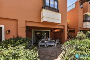 2 bedroom House for Sale in Bahía de Marbella-104890